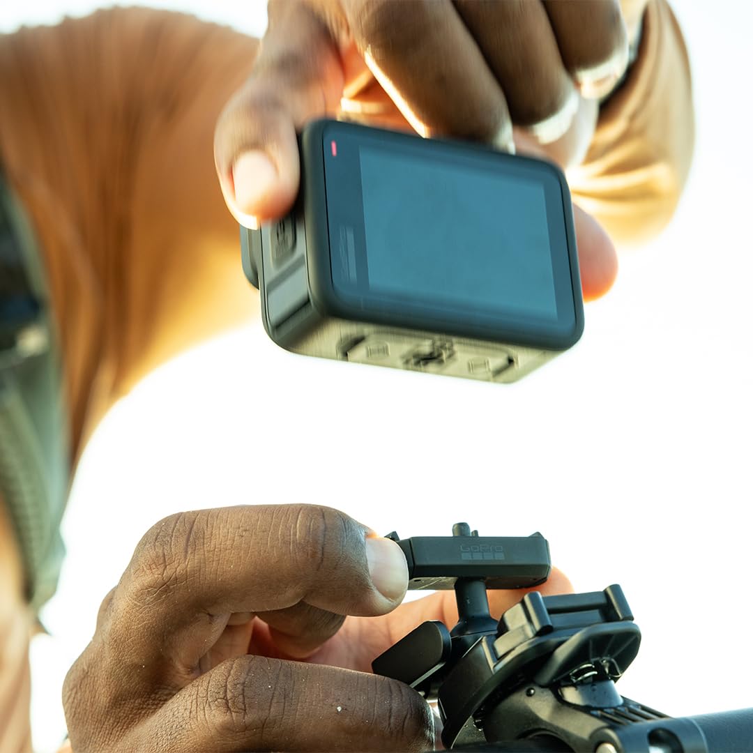 GoPro Magnetic Latch Mount (HERO13 Black) - Official GoPro Accessory