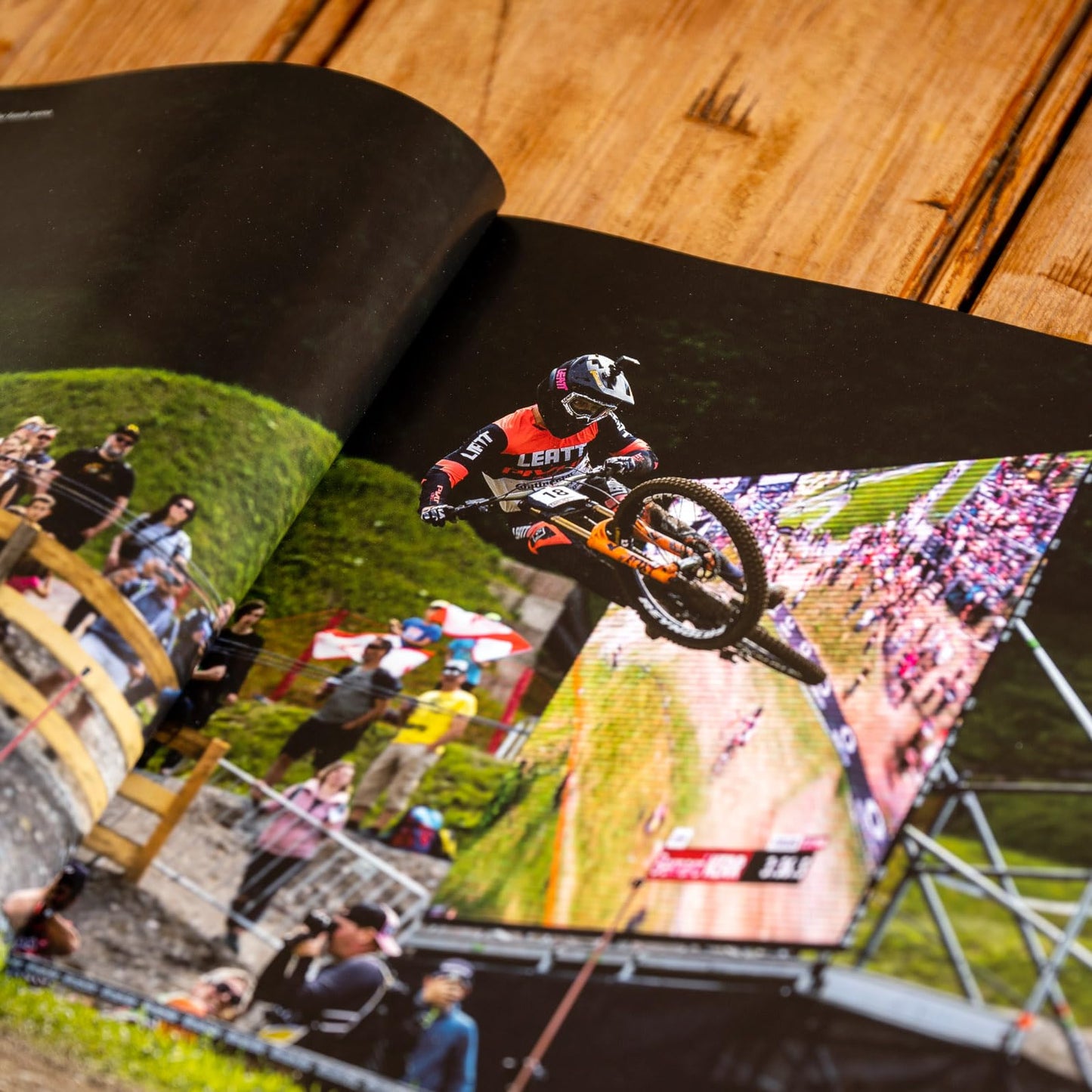 Downhill Mountain Bike Book: Hurly Burly 2022