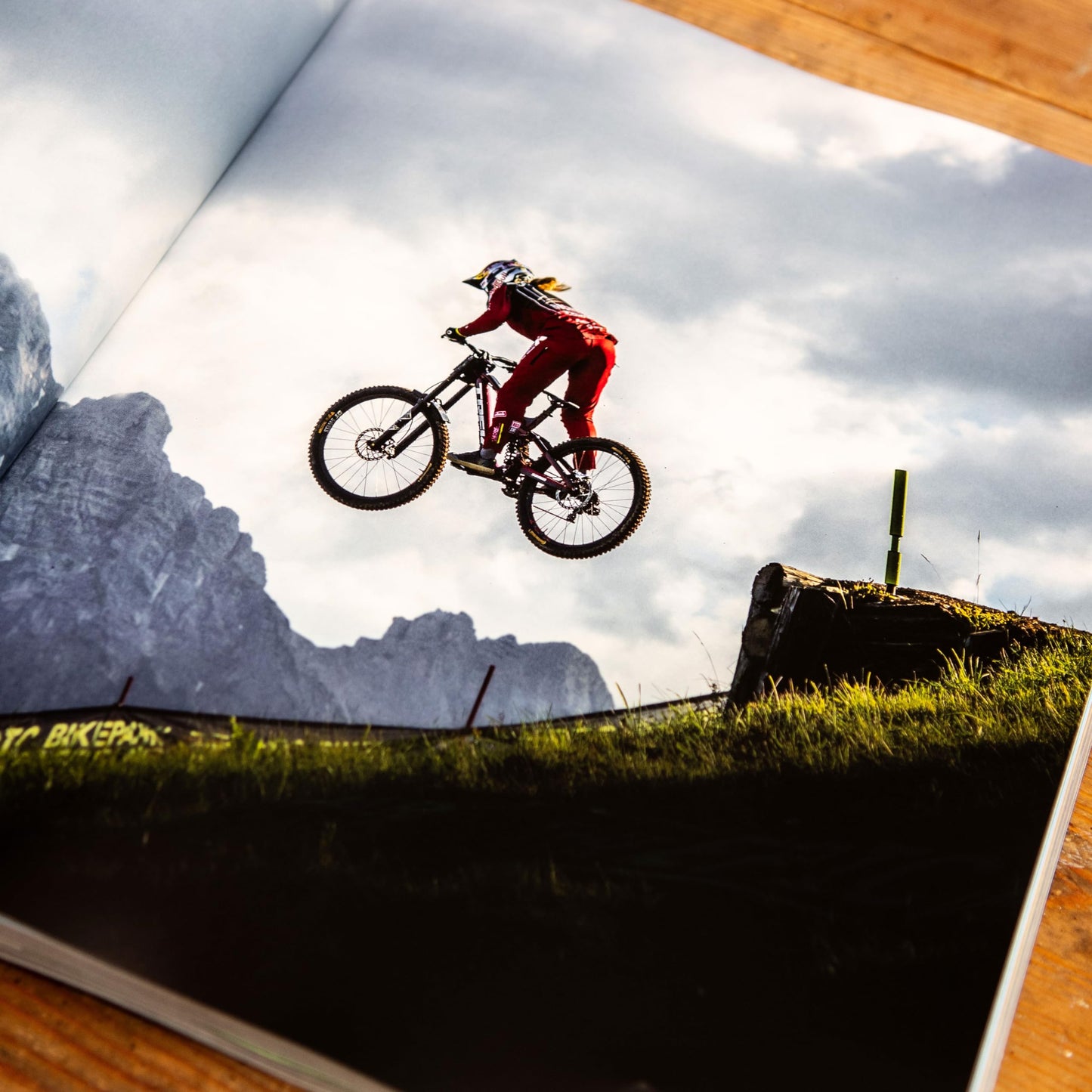 Hurly Burly DH MTB 2023 – Downhill Mountain Bike Book